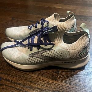 Brooks Levitate Running Shoes